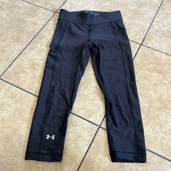 Under Armour Compression Cropped Athletic Leggings - Picture 1 of 5